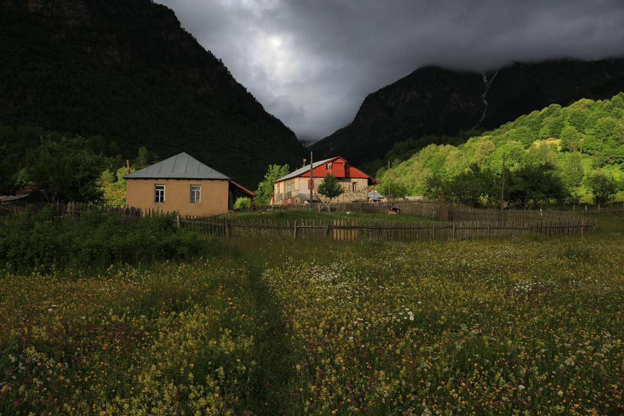 Guest House In Zhabeshi Lali ภายนอก รูปภาพ